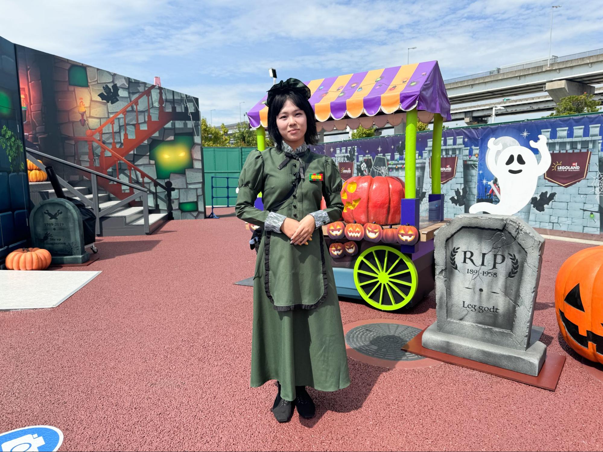 従業員さんの制服もハロウィン仕様でかわいい！