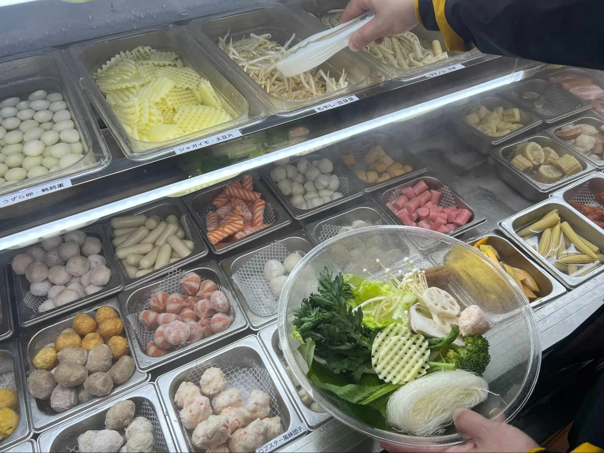 具材選びの様子
