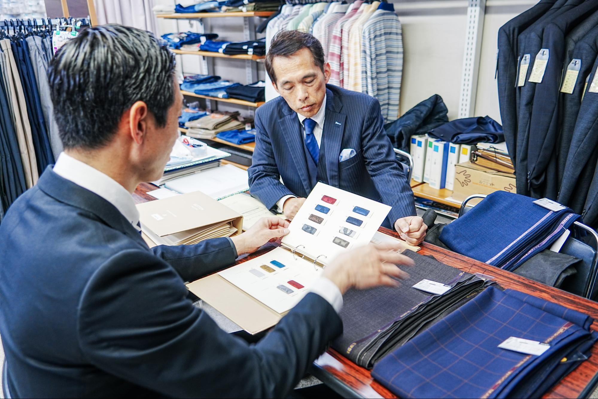 裏地など細かいデザインを選定中
