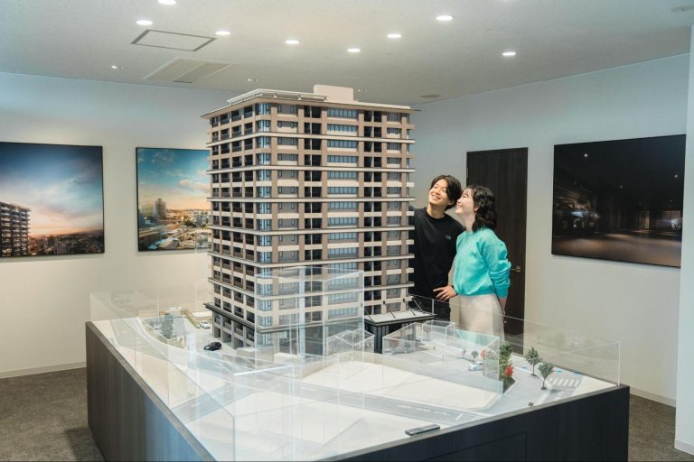 【豊田市】駅まで徒歩2分、トヨタ自動車本社まで徒歩6分。「Tステージ フラッグス・ザ・トヨタ」が叶える、駅近×上質な暮らし。